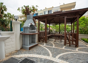 مجمع سكني قيد الانشاء - قريب من البحر - في منطقة اوبا / الانيا 