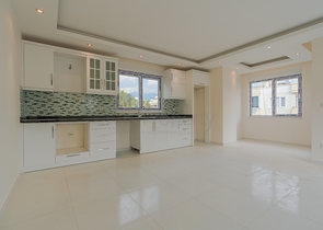 مجمع سكني قيد الانشاء - قريب من البحر - في منطقة اوبا / الانيا 