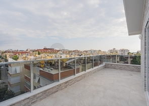 مجمع سكني قيد الانشاء - قريب من البحر - في منطقة اوبا / الانيا 