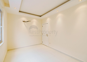 مجمع سكني قيد الانشاء - قريب من البحر - في منطقة اوبا / الانيا 