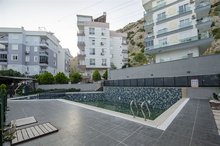  شقة 2 + 1 مع أثاث في هورما كونيالتي