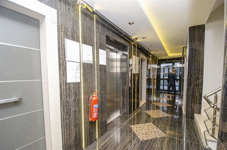  شقة 2 + 1 مع أثاث في هورما كونيالتي