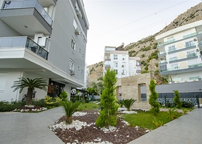  شقة 2 + 1 مع أثاث في هورما كونيالتي