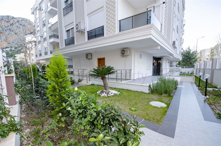 شقة مفروشة من غرفتي نوم ضمن مجمع حديث في كونيالتي /انطاليا 