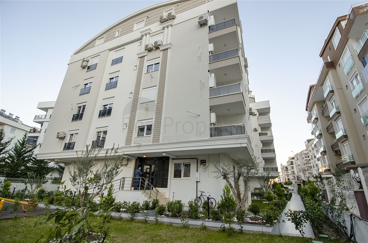 شقة مفروشة من غرفتي نوم ضمن مجمع حديث في كونيالتي /انطاليا 