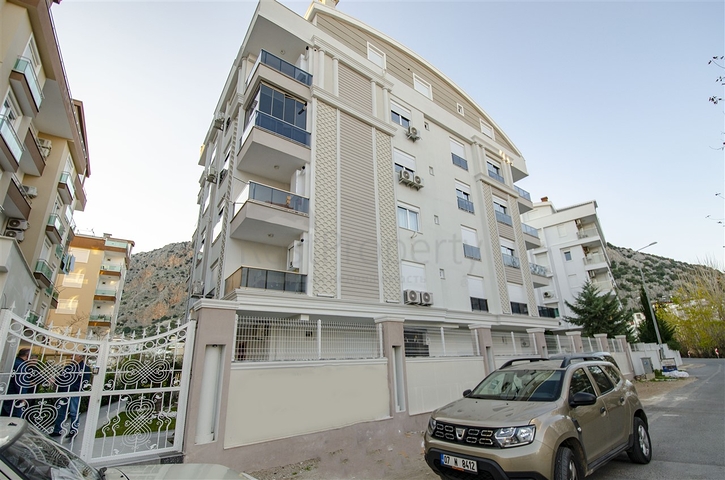 شقة مفروشة من غرفتي نوم ضمن مجمع حديث في كونيالتي /انطاليا 