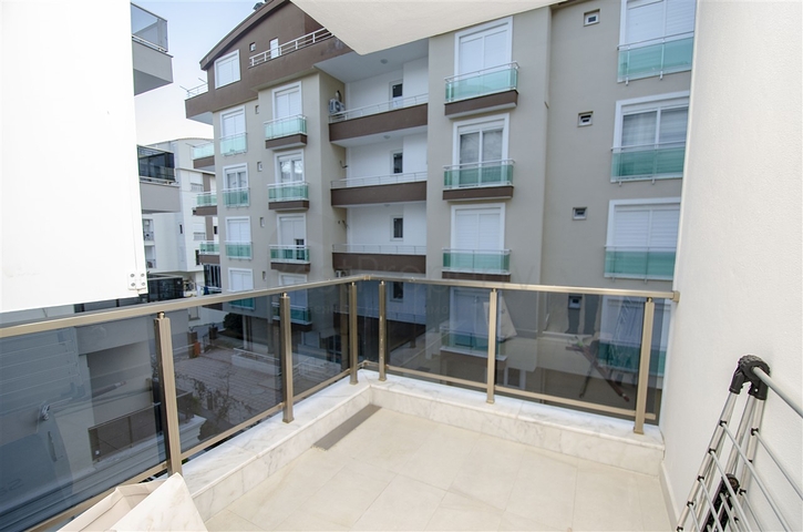 شقة مفروشة من غرفتي نوم ضمن مجمع حديث في كونيالتي /انطاليا 