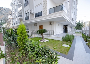 شقة مفروشة من غرفتي نوم ضمن مجمع حديث في كونيالتي /انطاليا 