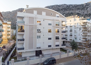 شقة مفروشة من غرفتي نوم ضمن مجمع حديث في كونيالتي /انطاليا 