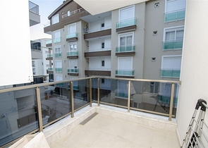 شقة مفروشة من غرفتي نوم ضمن مجمع حديث في كونيالتي /انطاليا 