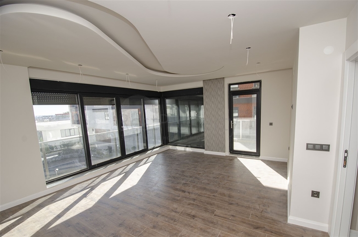 شقق 3 + 1 واسعة في كيبيز أنطاليا