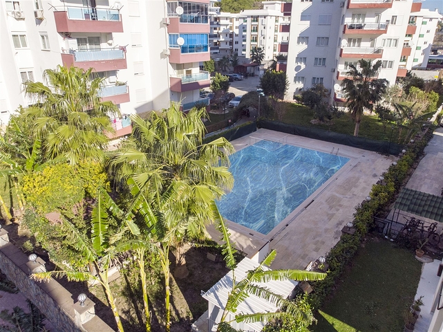 2 + 1 شقة مطلة على البحر في منطقة كونيالتي في أنطاليا