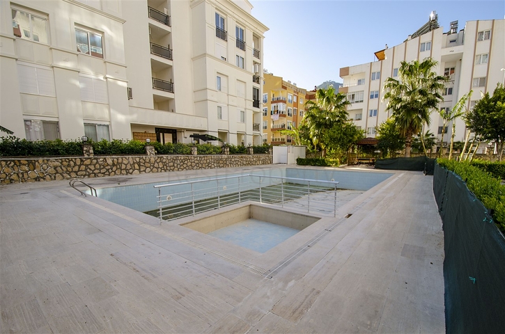 2 + 1 شقة مطلة على البحر في منطقة كونيالتي في أنطاليا