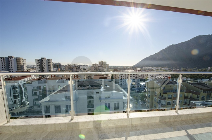 2 + 1 شقة مطلة على البحر في منطقة كونيالتي في أنطاليا