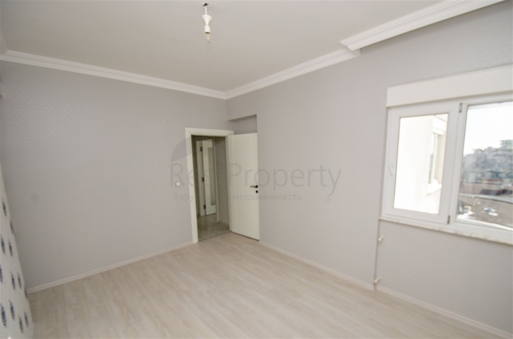 2 + 1 شقة مطلة على البحر في منطقة كونيالتي في أنطاليا