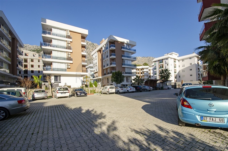 2 + 1 شقة مطلة على البحر في منطقة كونيالتي في أنطاليا