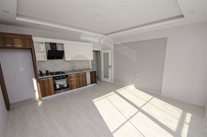 2 + 1 شقة مطلة على البحر في منطقة كونيالتي في أنطاليا