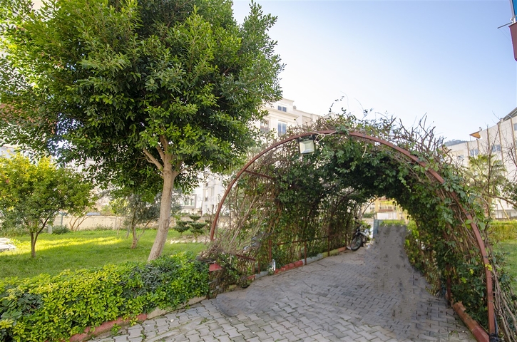 2 + 1 شقة مطلة على البحر في منطقة كونيالتي في أنطاليا