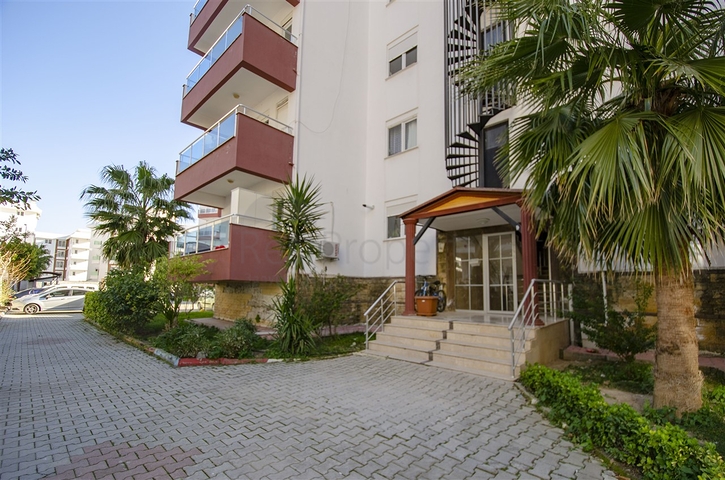 2 + 1 شقة مطلة على البحر في منطقة كونيالتي في أنطاليا