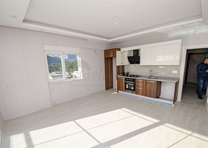 2 + 1 شقة مطلة على البحر في منطقة كونيالتي في أنطاليا