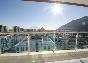 2 + 1 شقة مطلة على البحر في منطقة كونيالتي في أنطاليا