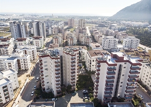 2 + 1 شقة مطلة على البحر في منطقة كونيالتي في أنطاليا