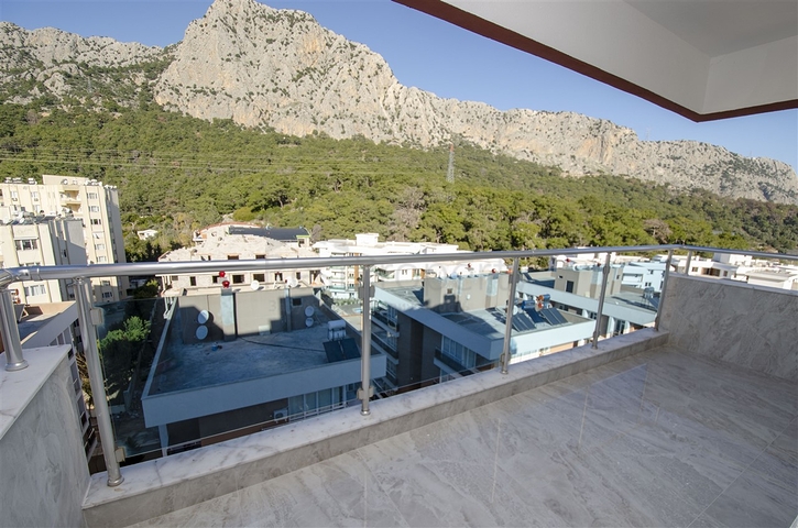 شقة مجددة 2 + 1  في كونيالتي أنطاليا