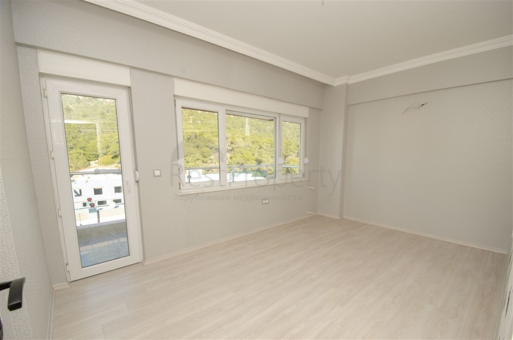 شقة مجددة 2 + 1  في كونيالتي أنطاليا