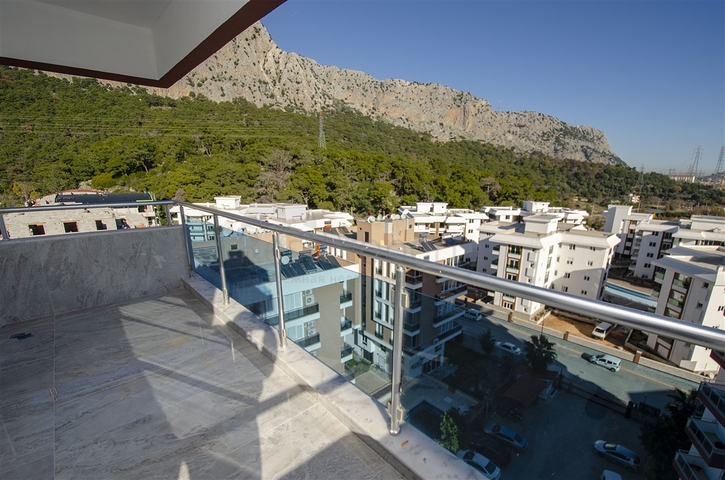 شقة مجددة 2 + 1  في كونيالتي أنطاليا