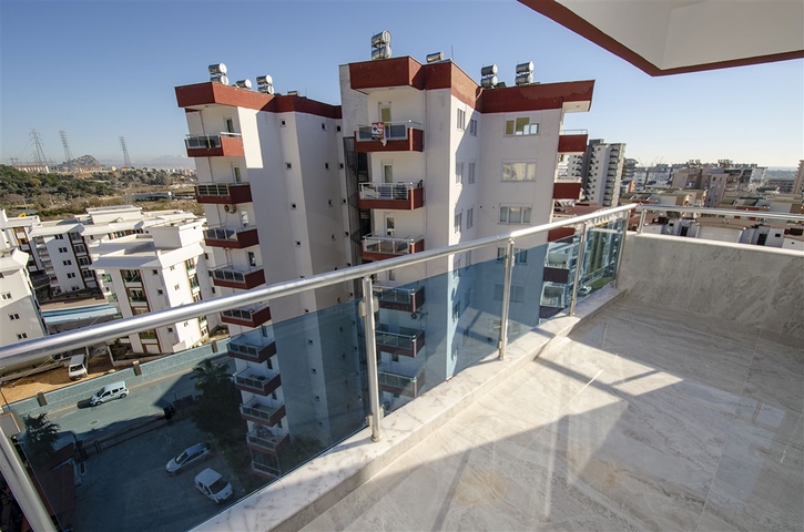 شقة مجددة 2 + 1  في كونيالتي أنطاليا