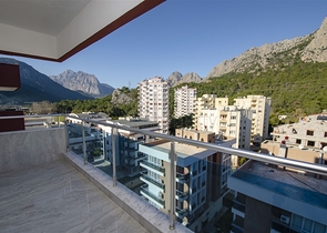 شقة مجددة 2 + 1  في كونيالتي أنطاليا