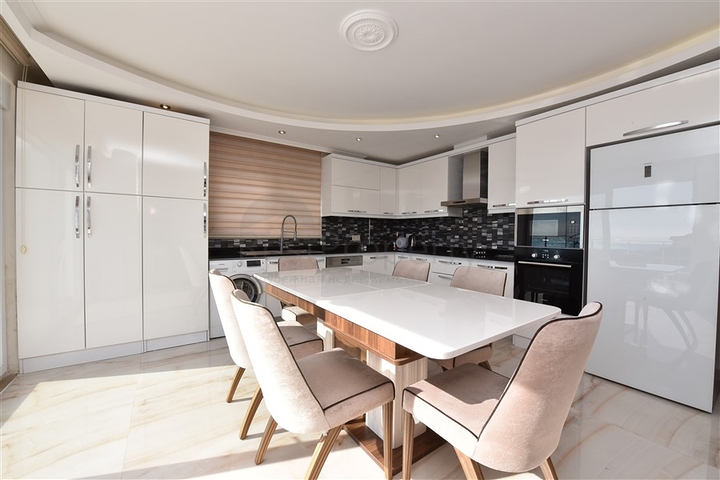 فيلا مع مسبح خاص -ضمن مجمع سكني 5 نجوم - في جيكجلي / الانيا 