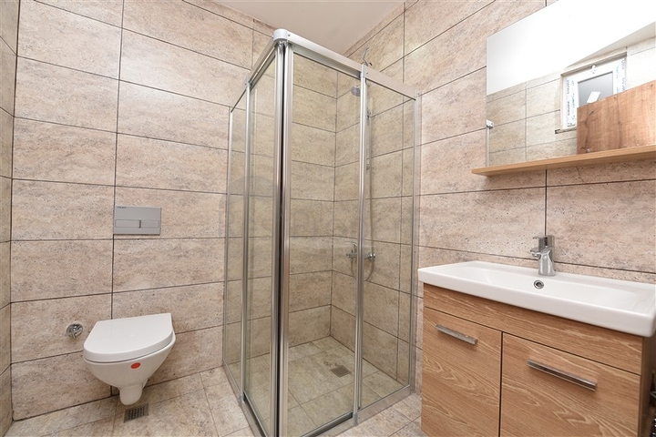 بسعر مناسب -شقة جديدة - غرفة وصالة مؤثثة - في مهموتلار / الانيا 