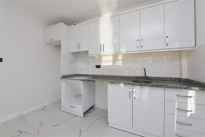 على البحر مباشرة - شقة غرفتين وصالة -مفروشة -بسعر مميز - في مهموتلار / الانيا 