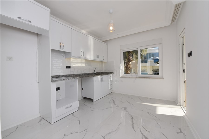 على البحر مباشرة - شقة غرفتين وصالة -مفروشة -بسعر مميز - في مهموتلار / الانيا 