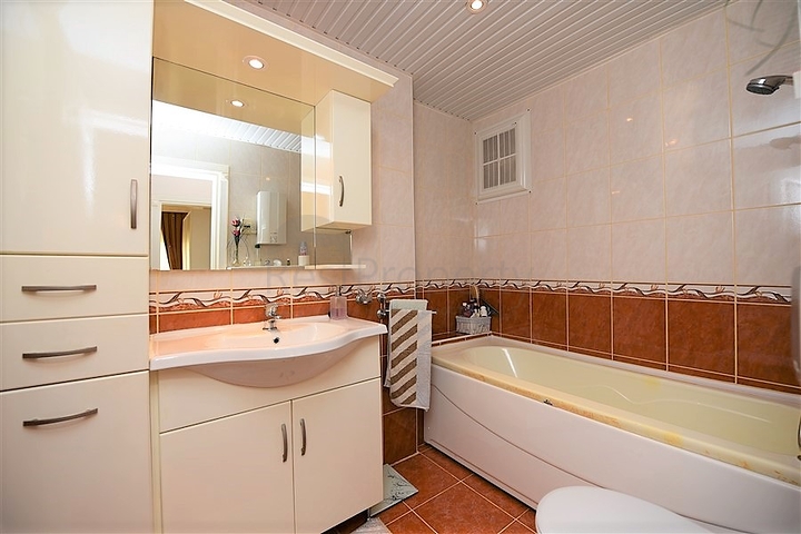 اطلالة بحرية - شقة مفروشة - تصميم غرفتين وصالة - في مهموتلار / الانيا 