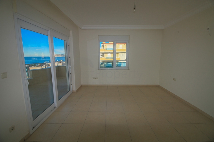 اطلالة بحر - شقة 4 غرف وصالة - في مهموتلار / الانيا 