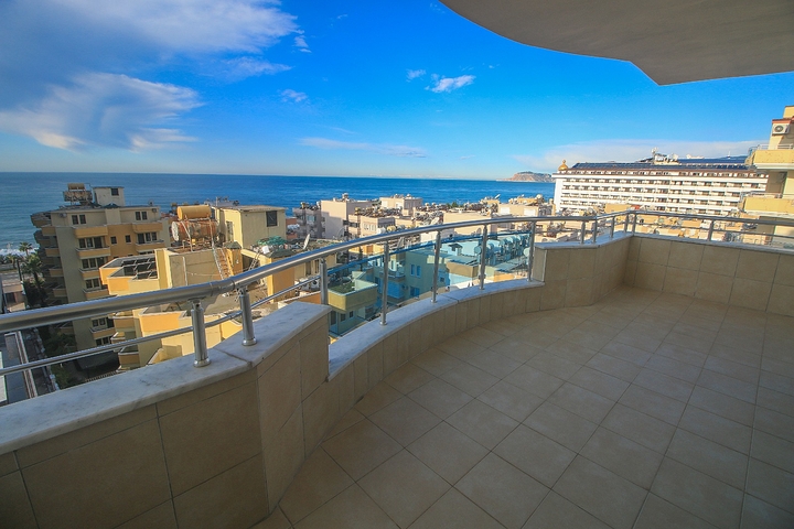 اطلالة بحر - شقة 4 غرف وصالة - في مهموتلار / الانيا 