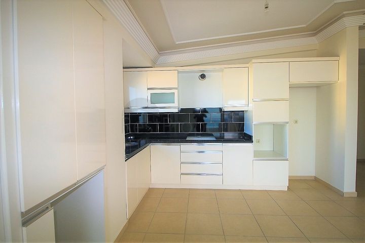 اطلالة بحر - شقة 4 غرف وصالة - في مهموتلار / الانيا 