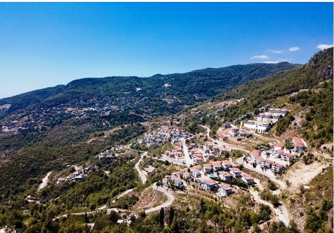 قصر فاخر - اطلالة بحرية ساحرة - افخم انواع الأثاث - في مركز الانيا 