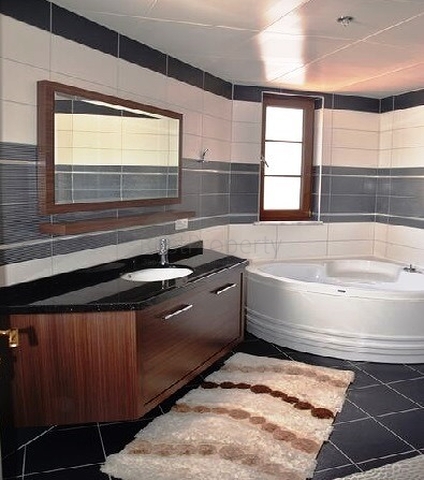 قصر فاخر - اطلالة بحرية ساحرة - افخم انواع الأثاث - في مركز الانيا 