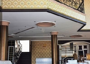 قصر فاخر - اطلالة بحرية ساحرة - افخم انواع الأثاث - في مركز الانيا 