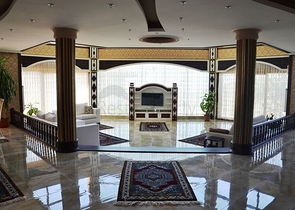 قصر فاخر - اطلالة بحرية ساحرة - افخم انواع الأثاث - في مركز الانيا 