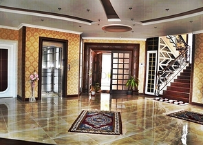 قصر فاخر - اطلالة بحرية ساحرة - افخم انواع الأثاث - في مركز الانيا 