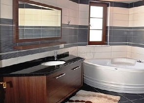 قصر فاخر - اطلالة بحرية ساحرة - افخم انواع الأثاث - في مركز الانيا 