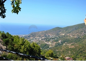 قصر فاخر - اطلالة بحرية ساحرة - افخم انواع الأثاث - في مركز الانيا 