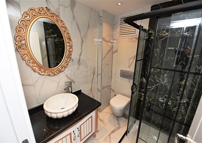 فيلا  -اطلالة بحر وقلعة - تصميم 4 غرف وصالة - في مركز الانيا 