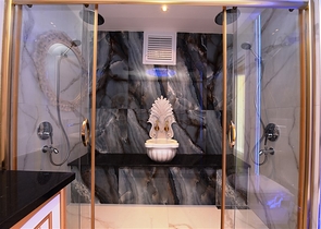 فيلا  -اطلالة بحر وقلعة - تصميم 4 غرف وصالة - في مركز الانيا 