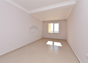 اطلالة بحر وقلعة - دوبلكس عائلية واسعة - 3 غرف وصالة - في مركز الانيا 