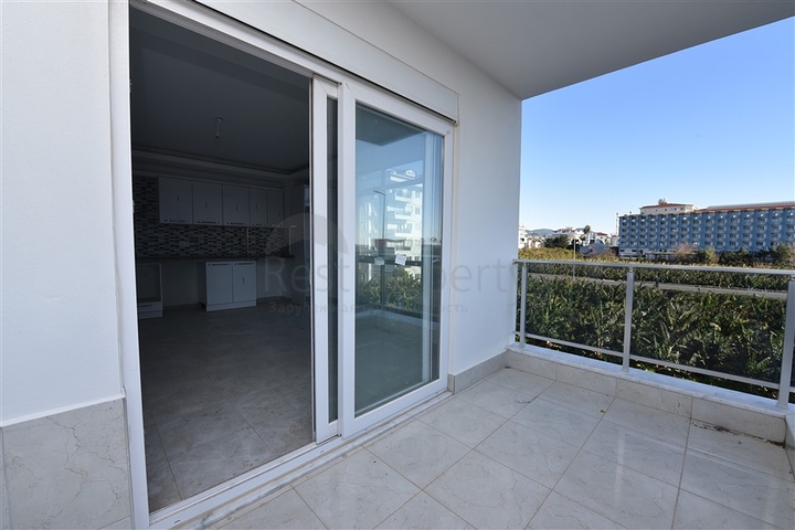 فرصة .. فرصة .. فرصة .. شقة 1+1 ضمن مجمع حديث قريب من البحر / كاستل / الانيا 